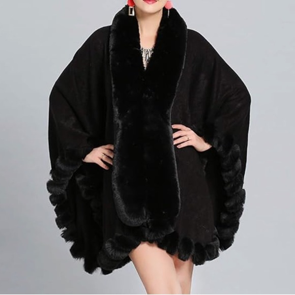 🆕 Fur Trimmed Collar Shawl Cape - Picture 8 of 8